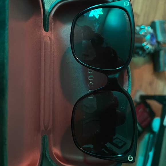 Gucci Tortoise Shell Sunglasses - Picture 8 of 9